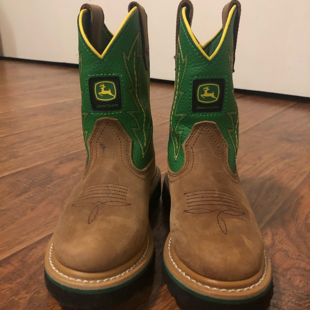 John Deere Ariat Boots - Boys size 1